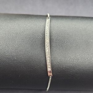Elegant Silver Bracelet with Crystal Accents